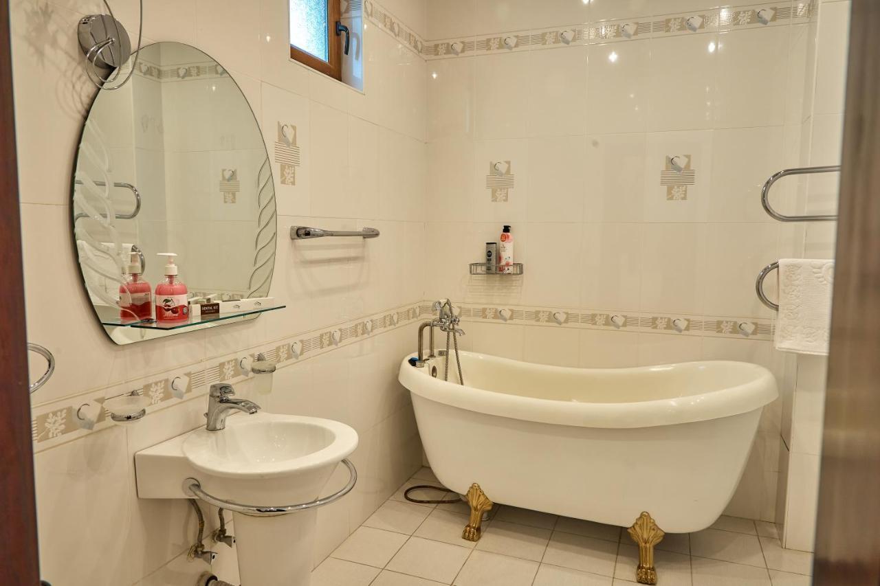 טשקנט Queens Hotel מראה חיצוני תמונה